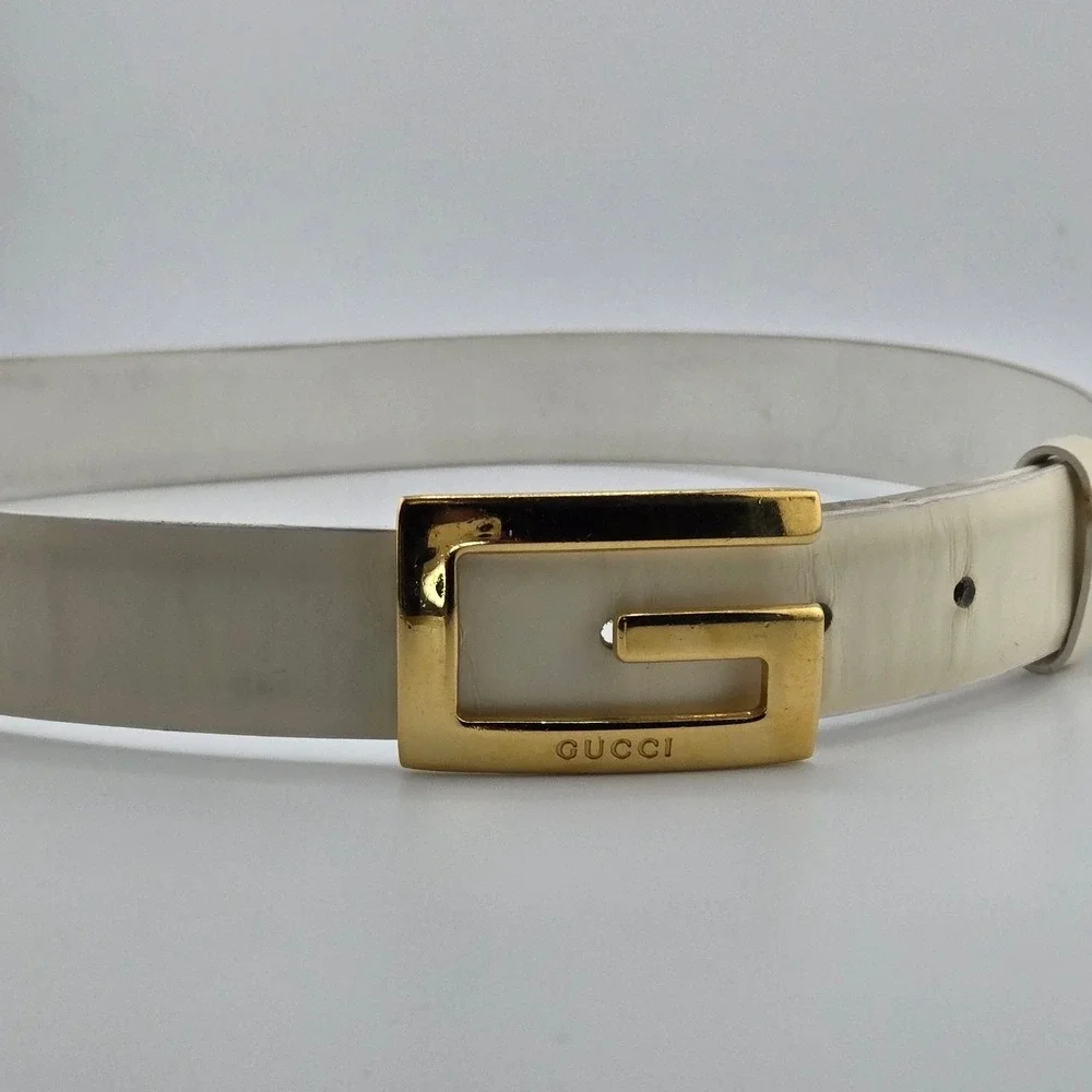 Gucci White Patent Leather G Logo Buckle Belt Gold Tone Vintage 70 28 036-1406
